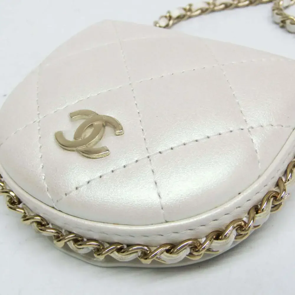 CHANEL White Pearl Leather Wallet